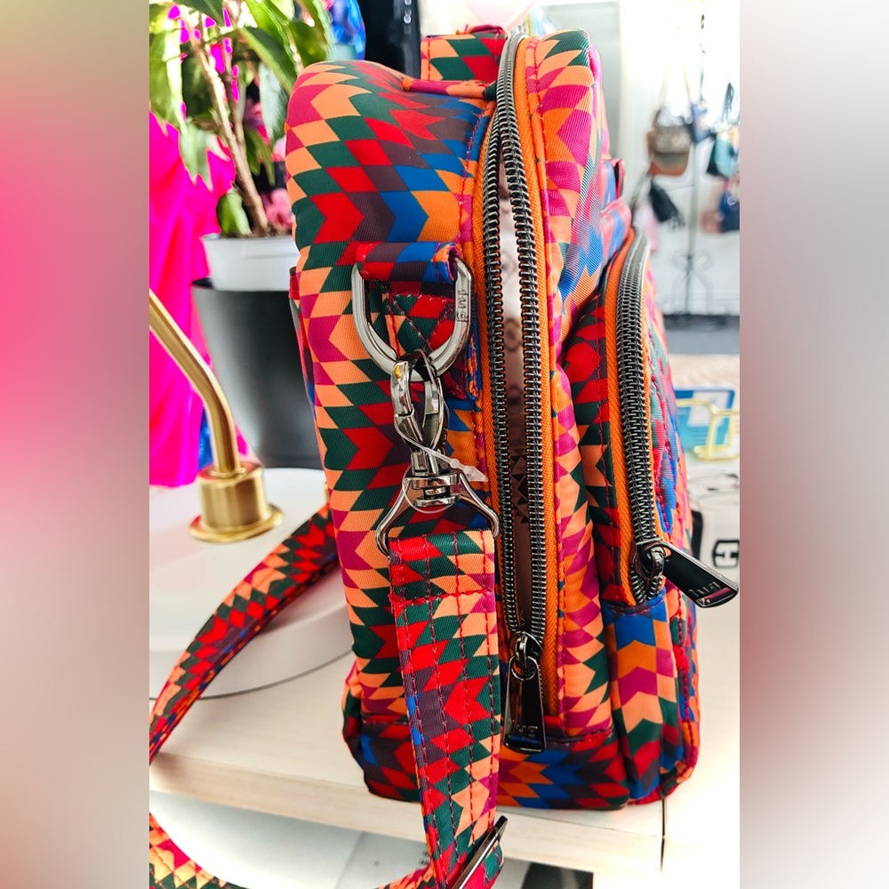 Multicolor LUG Chevron-Pattern Crossbody Bag - Vibrant Colors New no tags - Picture 4 of 6